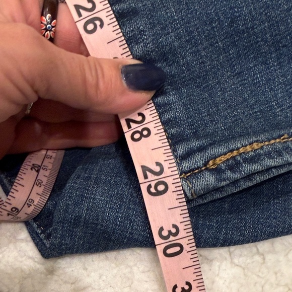 Levi's Women's 311 Shaping Skinny Jeans - Picture 6 of 8